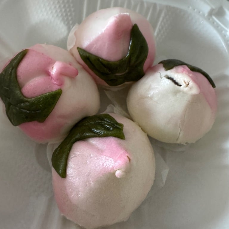 Peach Bun