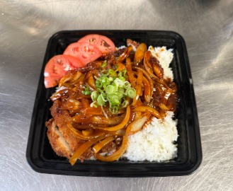 R3. 韩式辣酱炸鸡扒饭 Chicken Cutlet with Korean Spicy Sauce