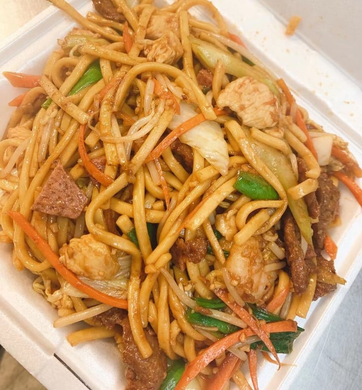 L-6. House Special Lo Mein