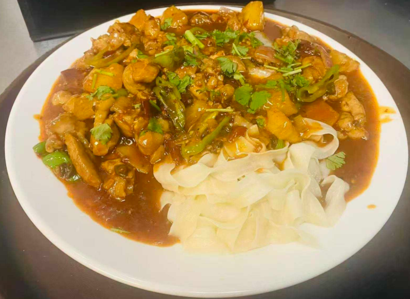 Braised Chicken w. Potato in Xin Jiang Style 新疆大盘鸡