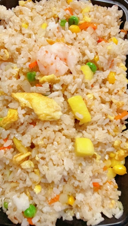 菠萝虾炒饭 Pineapple Shrimp Fried Rice