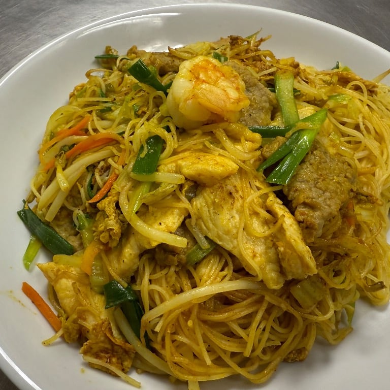N6. Singapore Rice Noodles