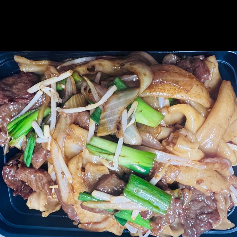 N4. Beef Chow Fun