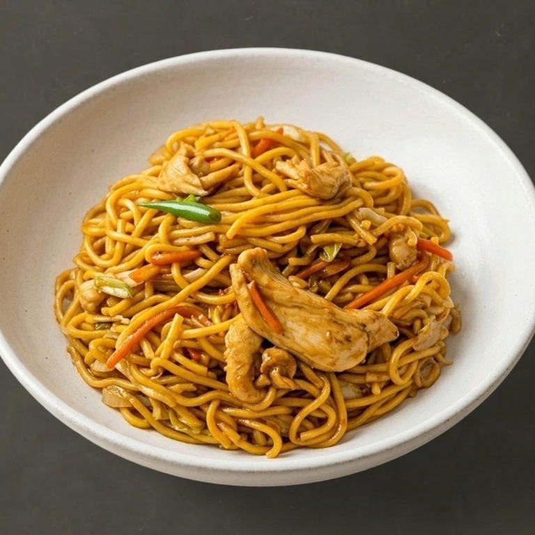 25. 鸡捞面<br> Chicken Lo Mein