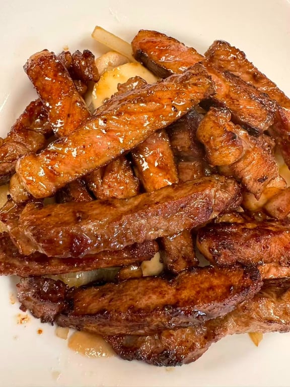 House Style Beef Onion with Mushrooms