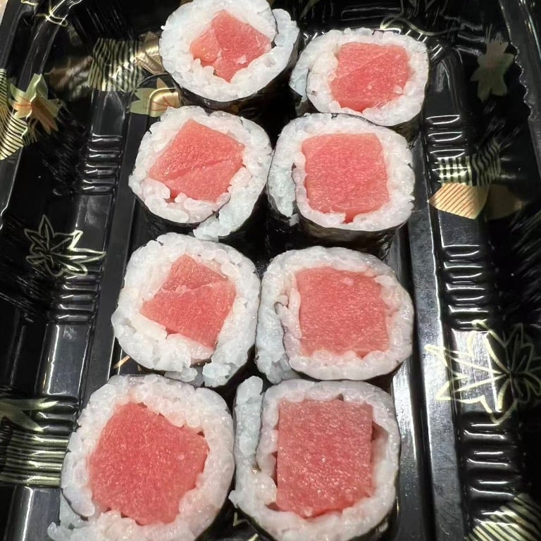 Tuna Roll (8pcs) 吐纳鱼卷 