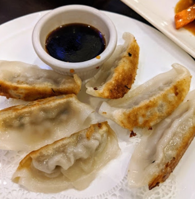 A4. 煎饺 Fried Peking Ravioli (6)