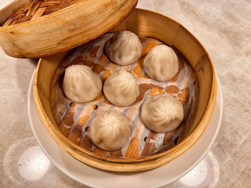 1. 南翔小笼包 Nan Xiang Pork Soup Dumplings (6)