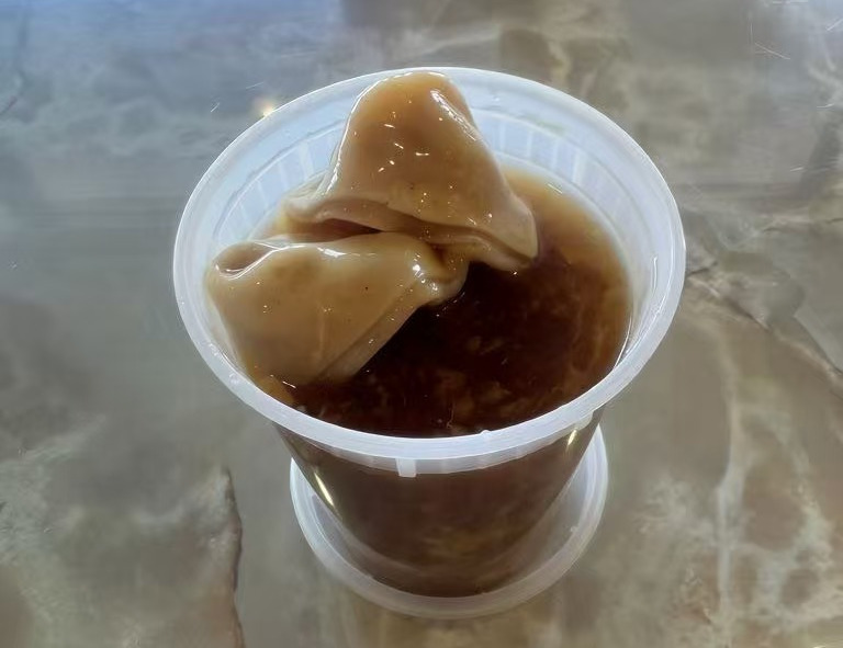 Hot & Sour Soup w. Wonton