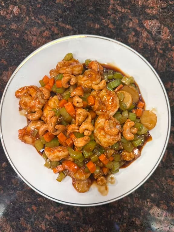 121. Shrimp w. Cashew Nuts