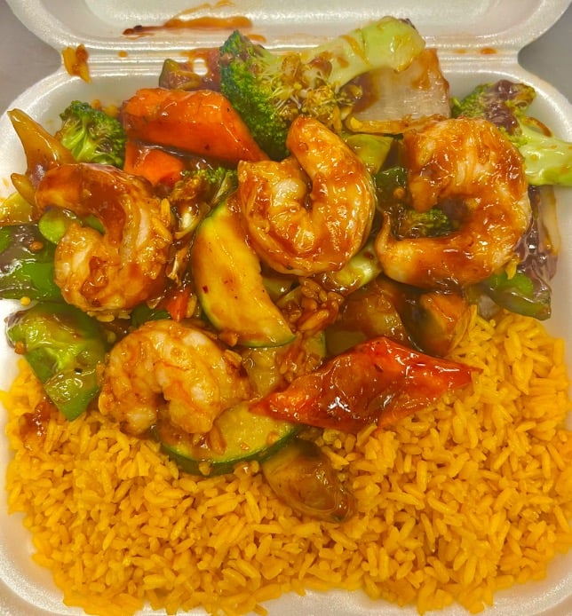 C33. Shrimp with Garlic Sauce