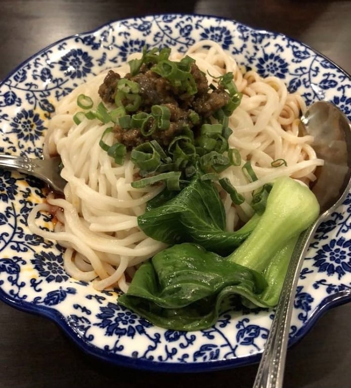 11. Dan Dan Noodle w. Mixed Pork 担担面