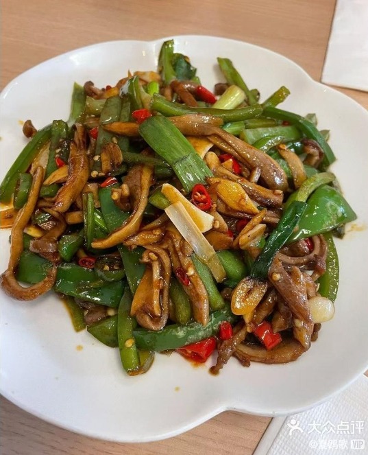 Stir-Fried Pork Tripe w. Chili Peppers