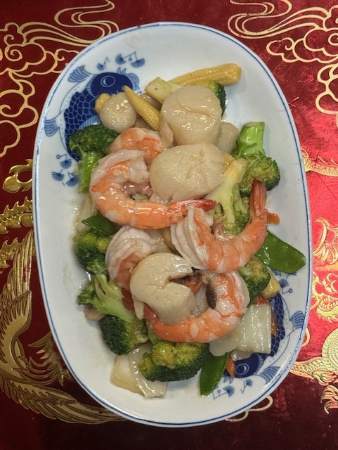 611. Shrimp and Scallops with Vegetables