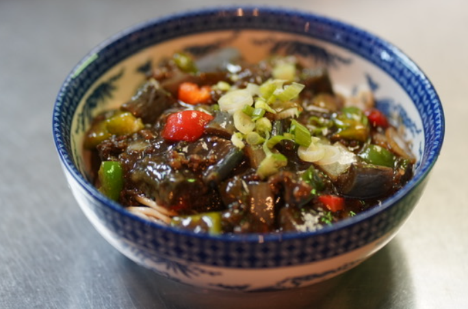 Eggplant and Minced Pork Noodles<br>茄子肉沫拌面