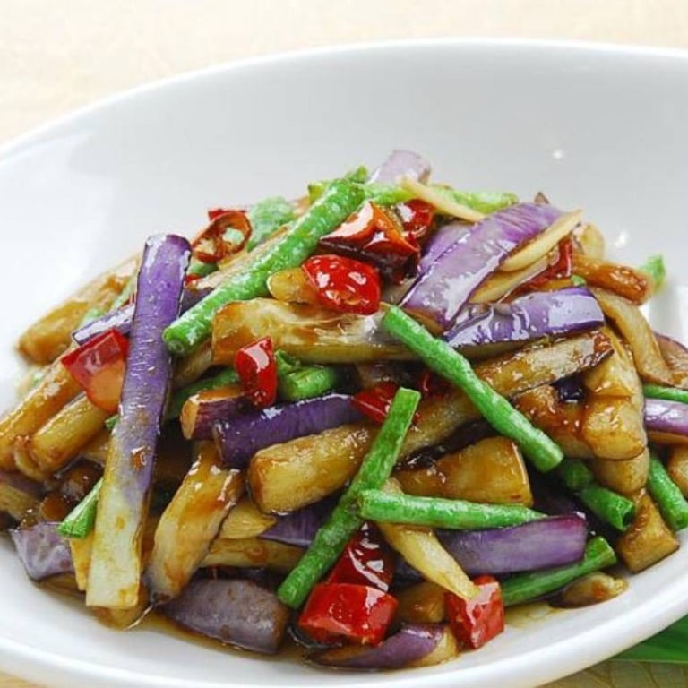 V10. 茄角恋 Eggplant & Green Beans Stir-Fry