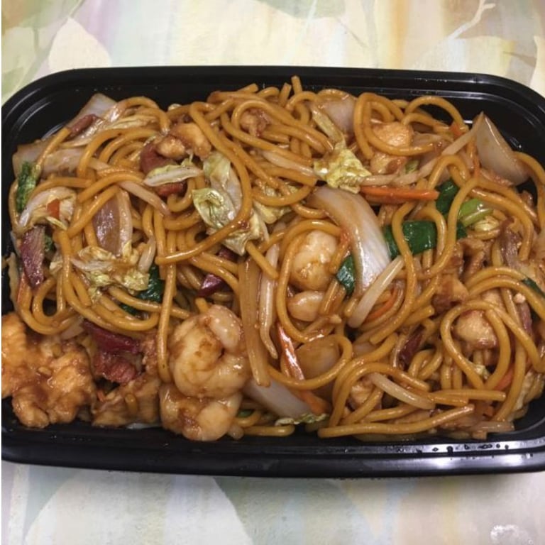 35. Deluxe Lo Mein