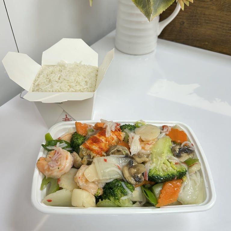 S17. Seafood Combination