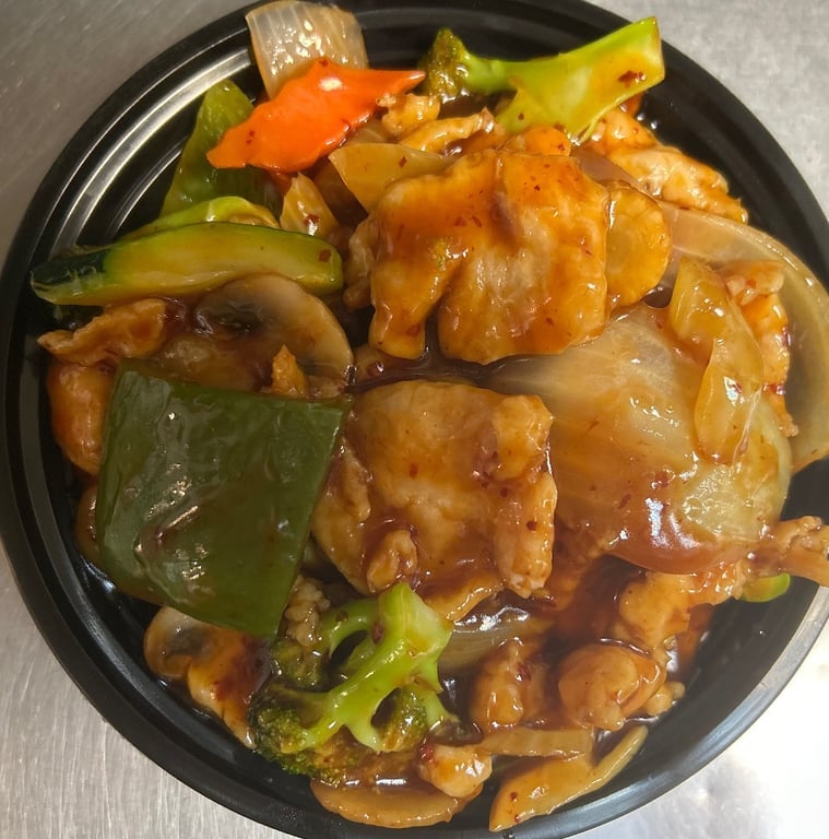 鱼香鸡  <br> Sliced Chicken w. Garlic Sauce