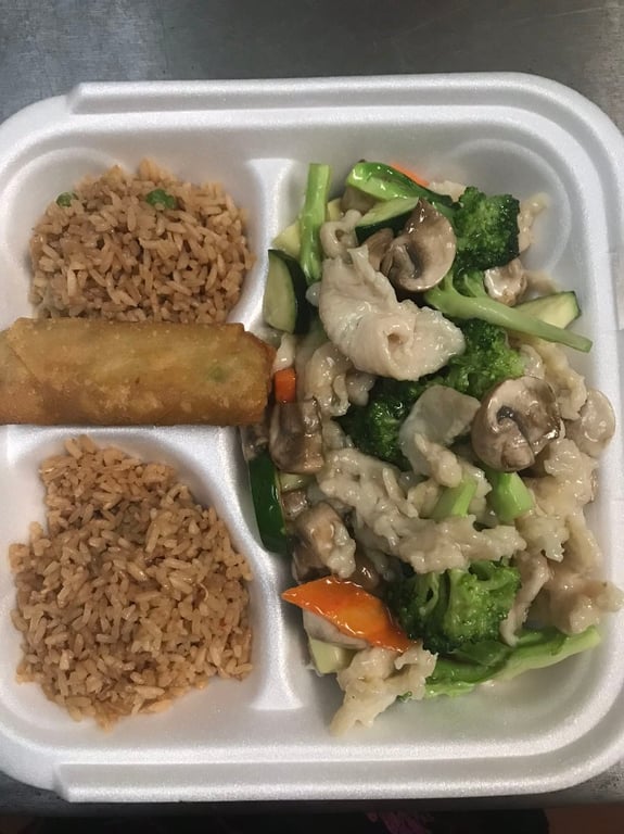 DS7. Moo Goo Gai Pan 蘑菇鸡片