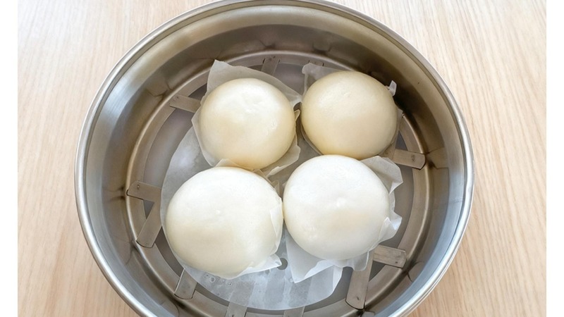 A10. Steamed Egg Paste Bun (4)