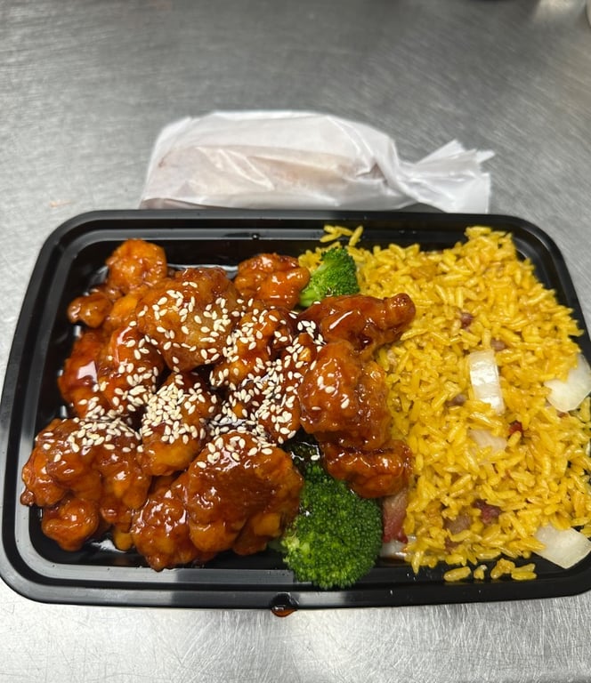 S10. Sesame Chicken (Combo Platter)