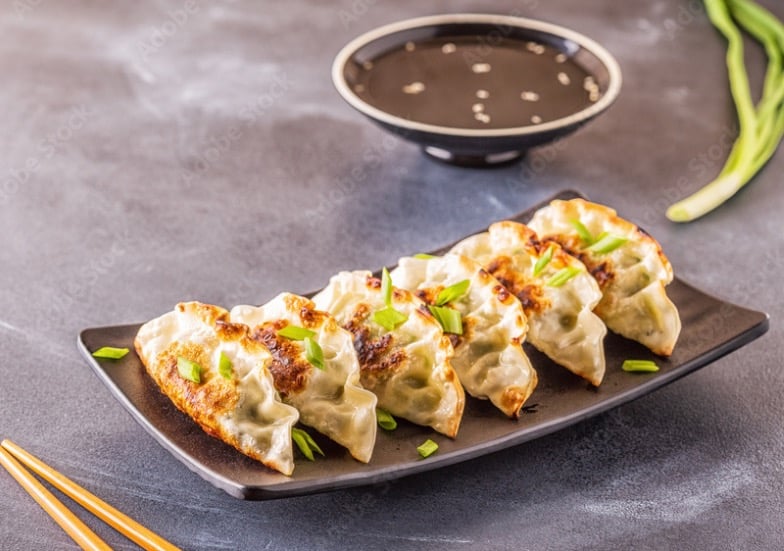9. 菜饺<br>Vegetable Dumpling (8)