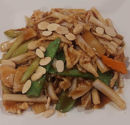 杏仁鸡丁 C10. Almond Diced Chicken