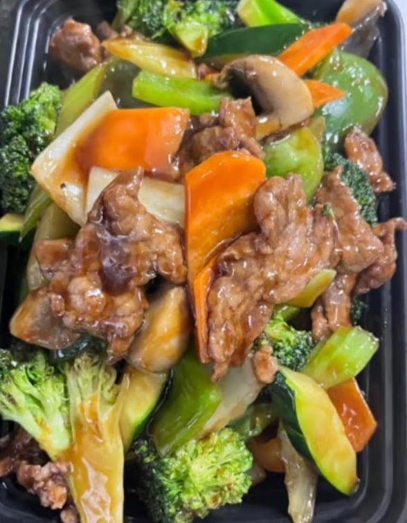 L22. Beef w. Mixed Vegs