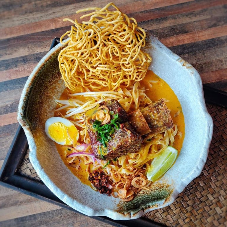 Mea Sai Khao Soi (Noodles Curry)