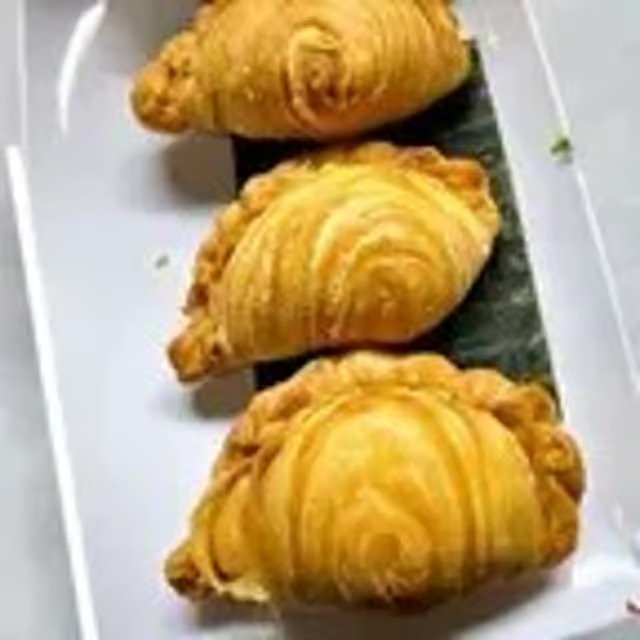 Curry Puffs (3 Pcs)