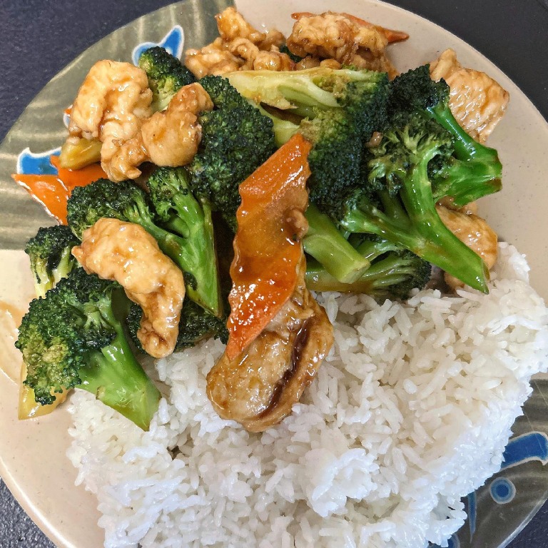 L 5. Chicken w. Broccoli