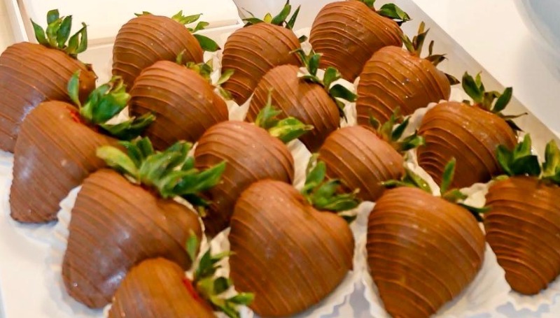 Fraises enrobées de véritable chocolat