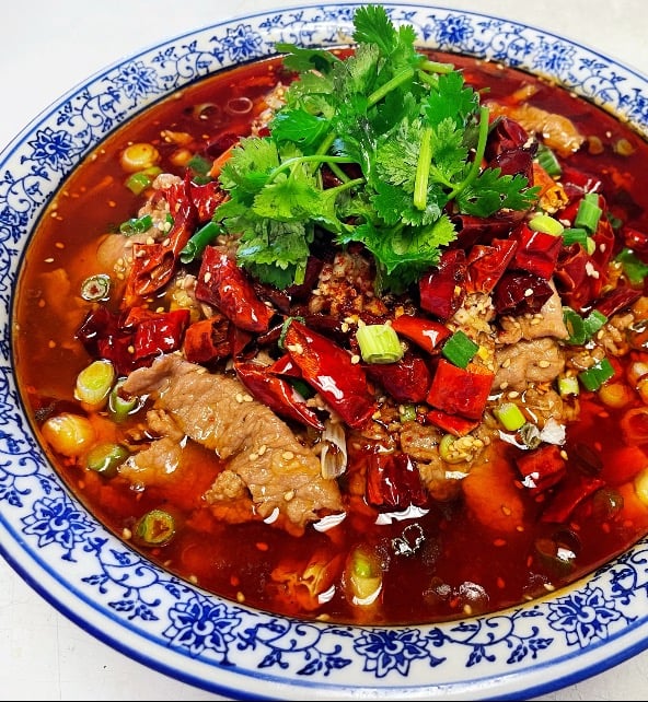 70. Sliced Beef in Chili Oil<br>水煮牛肉