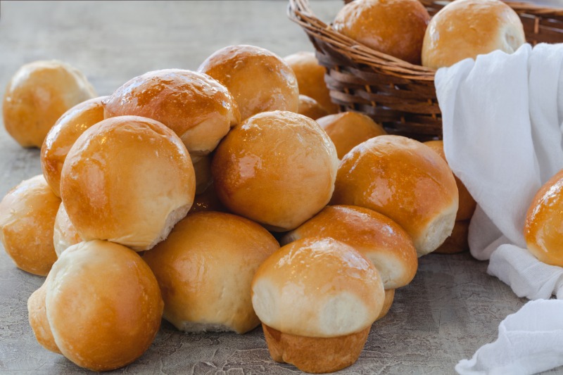 Oven Fresh Yeast Rolls Image