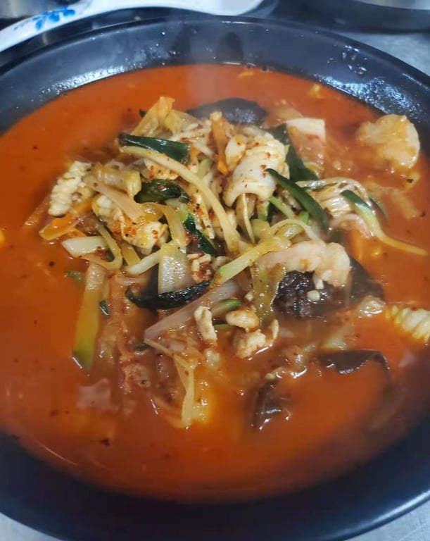 Spicy Seafood Soup (Quart)
