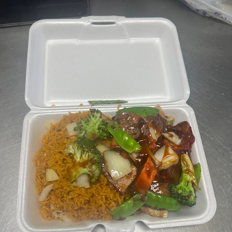 L8. Roast Pork w. Mixed Vegetables