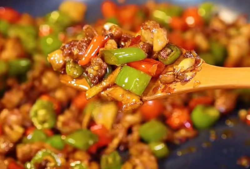 7. 三椒鸡 Triple Peppers Chicken