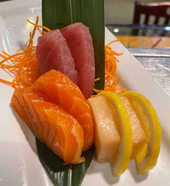 Sashimi Appetizer (6 pcs)