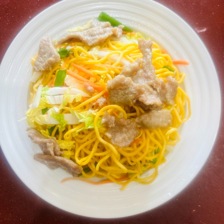 26. 牛捞面 <br> Beef Lo Mein
