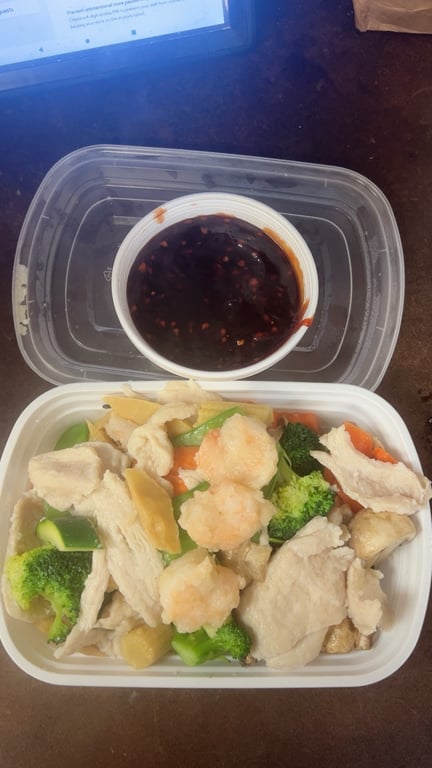 D3. 水煮鸡虾菜 Steamed Chicken & Shrimp w. Vegetable