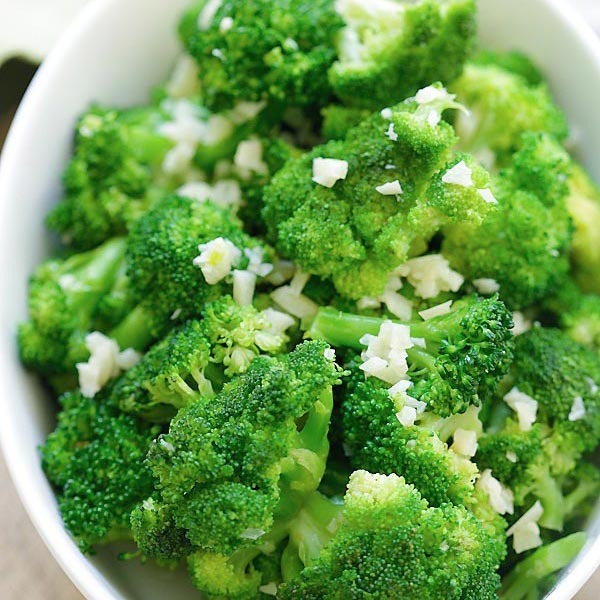 V-4. Broccoli in Hot Garlic Sauce