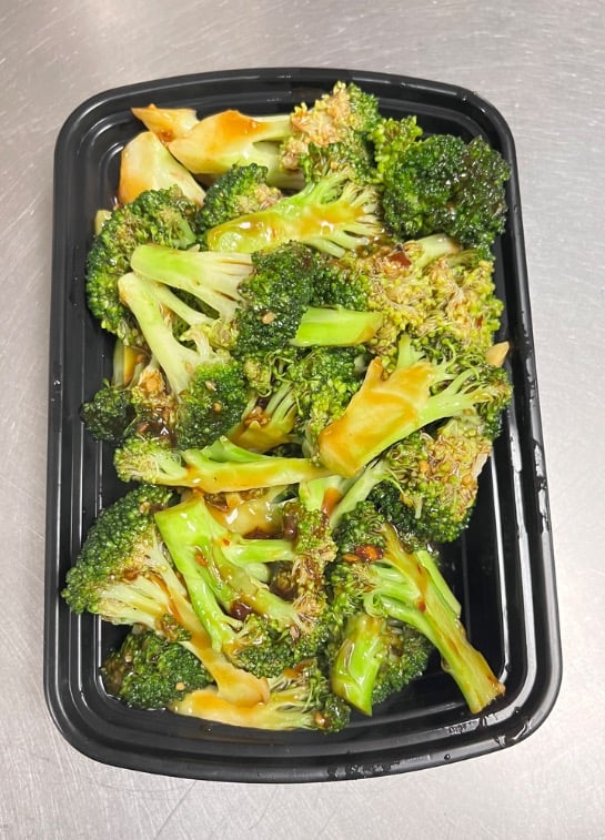 L3. Broccoli w. Garlic Sauce