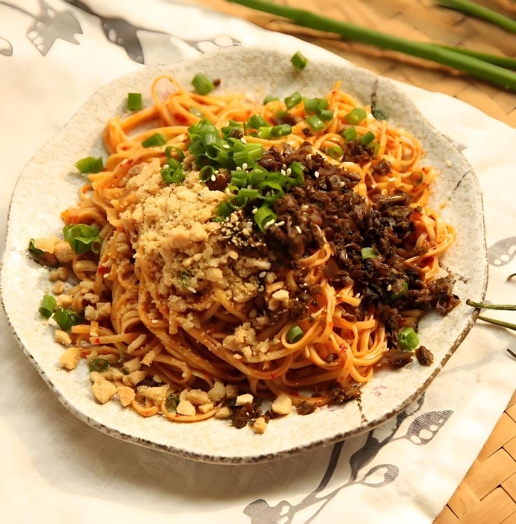 Spicy Oil Noodles