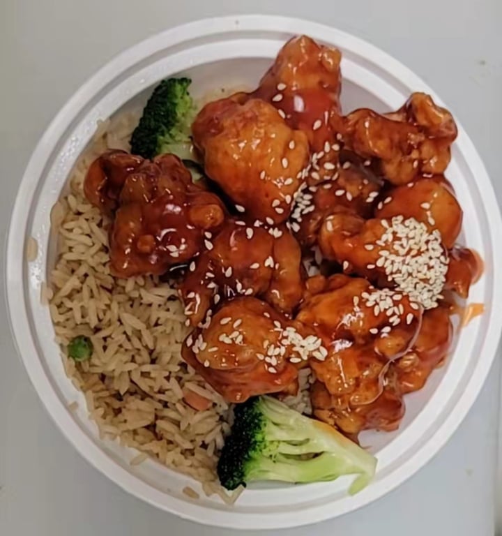 L 7. Sesame Chicken