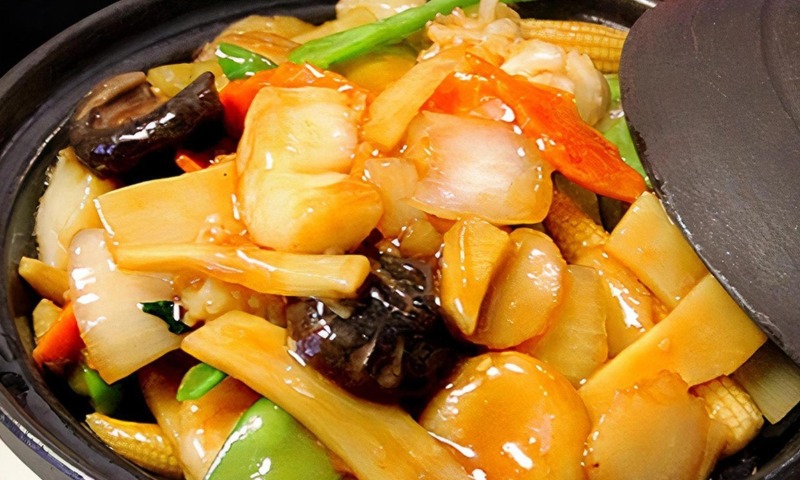 Combination Seafood in Clay Pot