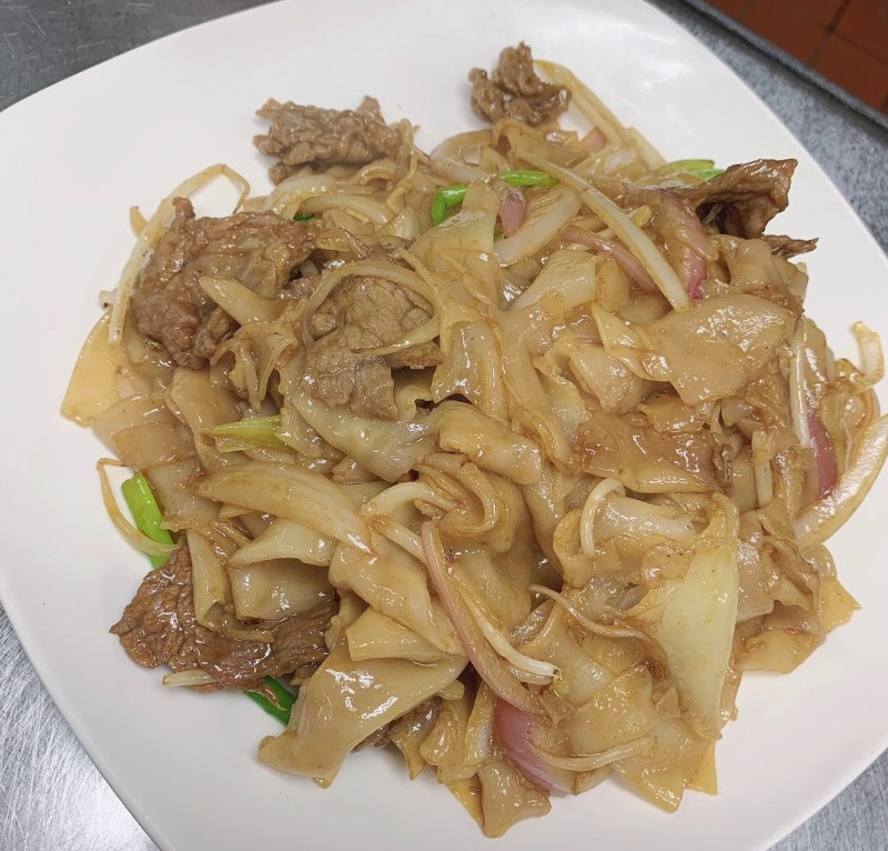 46. Dry Stir-Fried Ho Fun Beef 干炒牛河