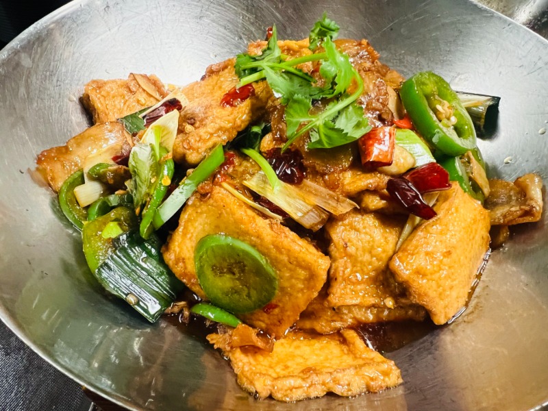 干锅千页豆腐 Griddle Chiba Tofu $15.95