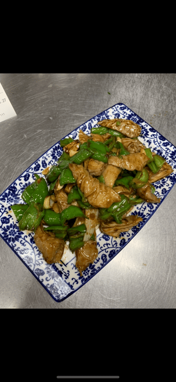 83. Quick Fried Pork Intestine w. Vegetable 尖椒溜肥肠