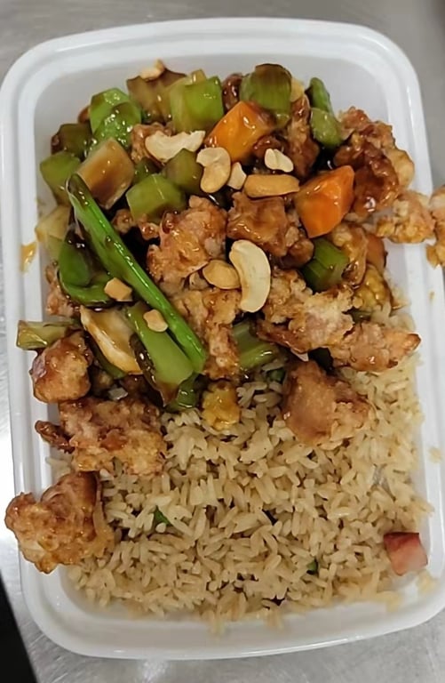 C 5. Chicken with Cashew Nuts Image